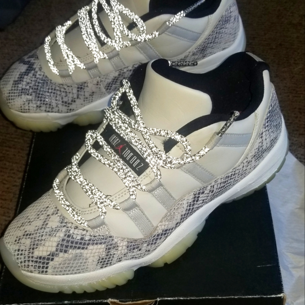 Air jordan 11 low python sz 8.5